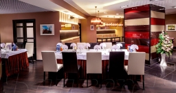 Основной зал