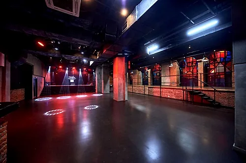 Основной зал — Клубный лофт Pravda Event