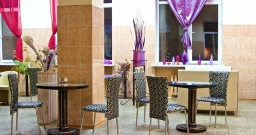 French Bistro / Френч Бистро ( м. ул.1905 года) — подробнее о зале