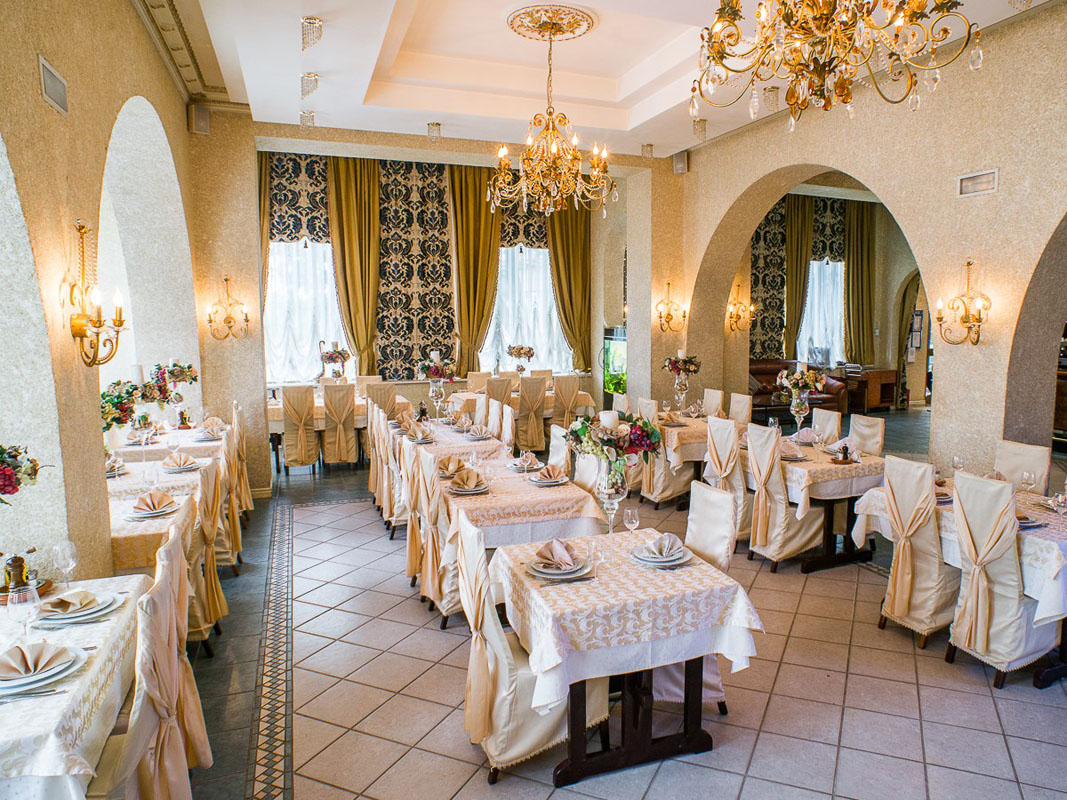 Ресторан У Эдуарда — Большой банкетный зал, фото банкетного зала