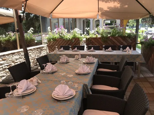 Летняя веранда — интерьер зала