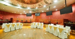 Основной зал