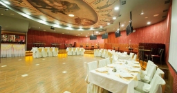 Основной зал