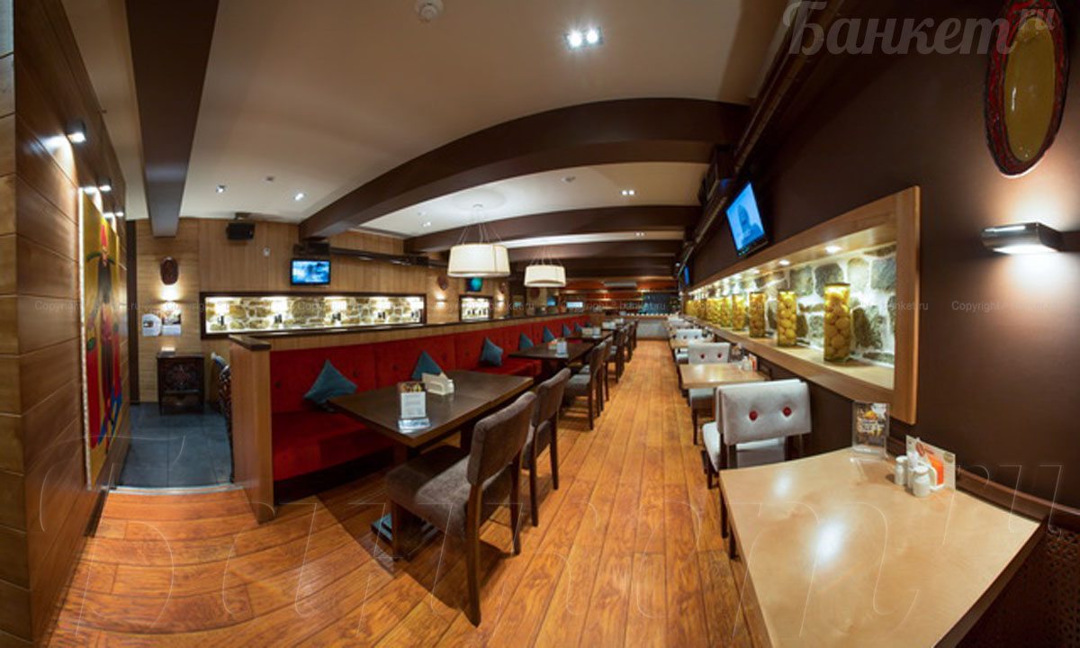 Основной зал — банкетный зал Кафе Lamadjo, фото