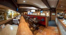 Основной зал