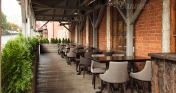 Летняя веранда ресторана — подробнее о зале