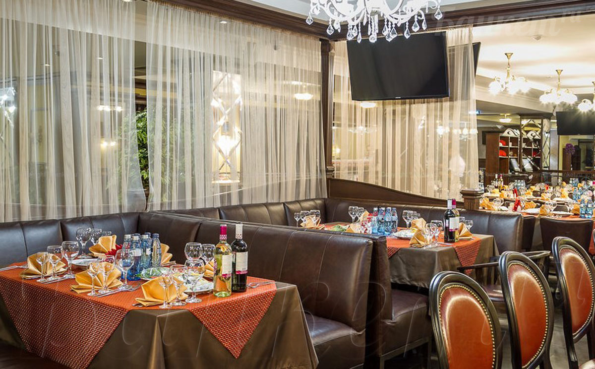 Основной зал — Ресторан MontBlanc