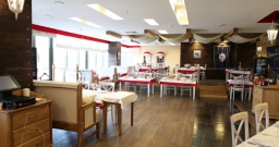 Основной зал