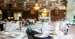 Ресторан Гуси-Лебеди — интерьер зала