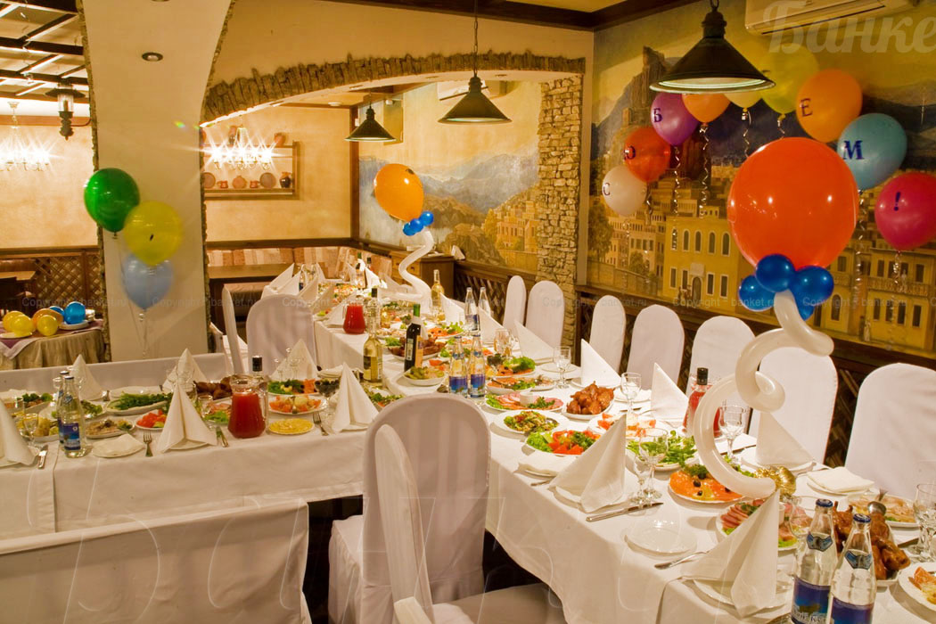 Кафе У дедушки Мито — Основной зал, фото банкетного зала