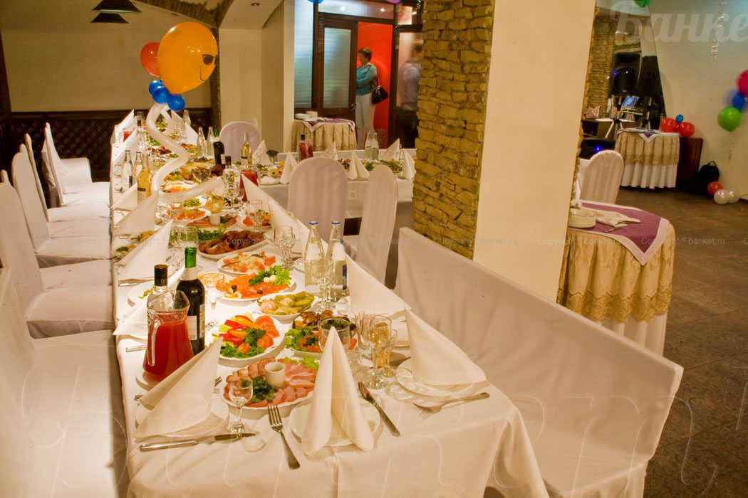 Основной зал — Кафе У дедушки Мито