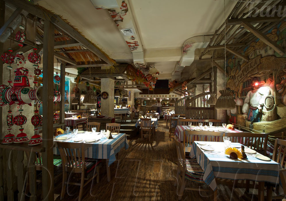 Основной зал — Ресторан украинской кухни Шкварок