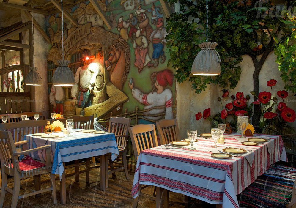 Основной зал — Ресторан украинской кухни Шкварок