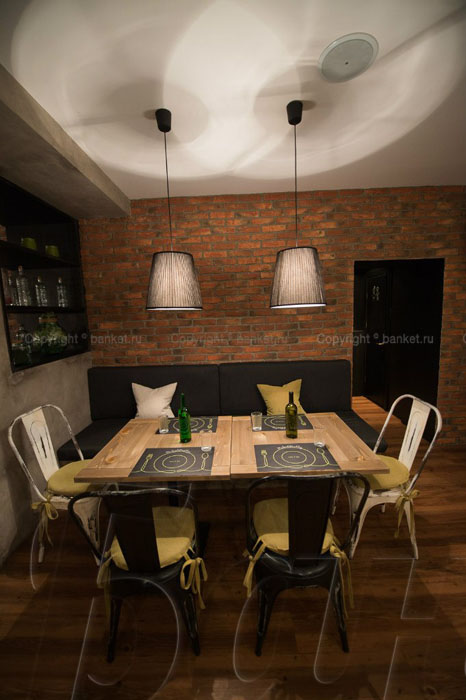 Основной зал — Кафе-бар Mike&Molly