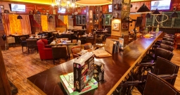 Паб — интерьер зала