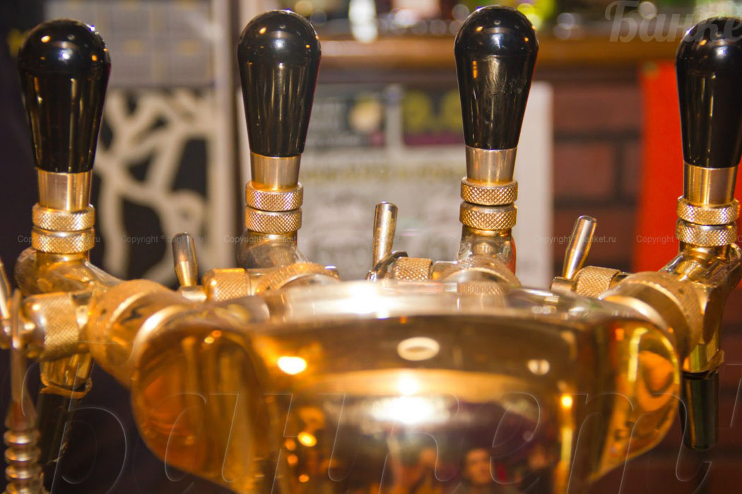 Основной зал — Арт-Паб Немец Перец Колбаса