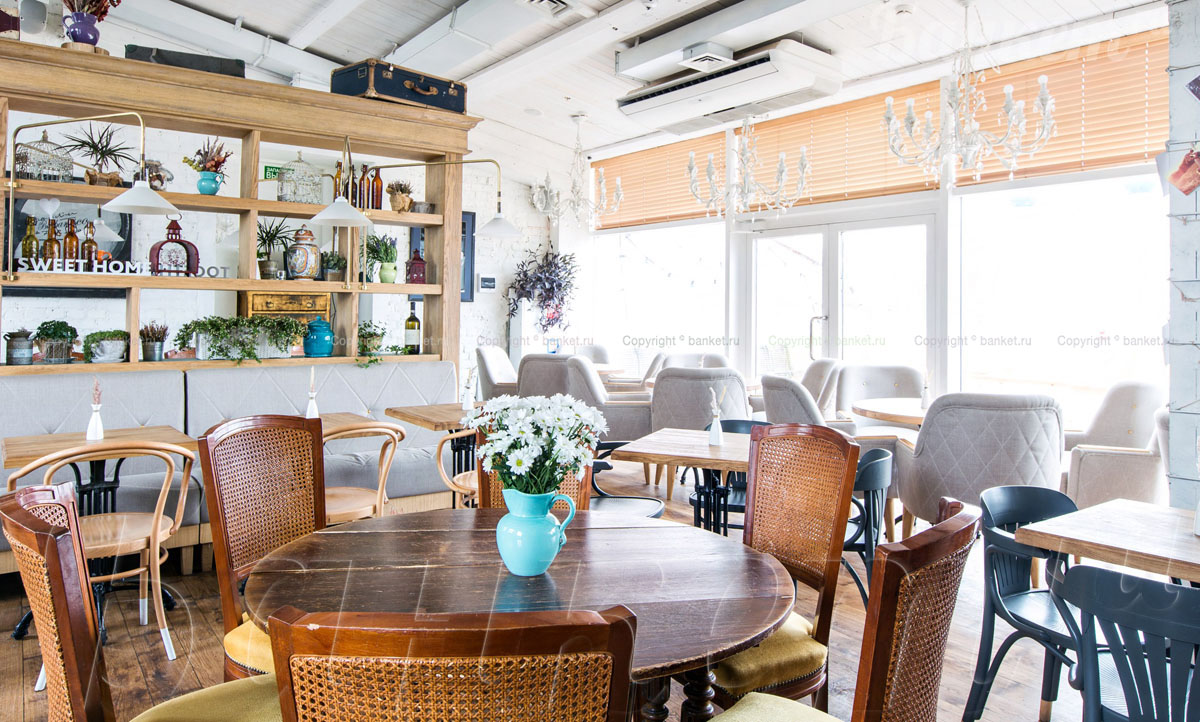 Основной зал — Ресторан Счастье на Крыше