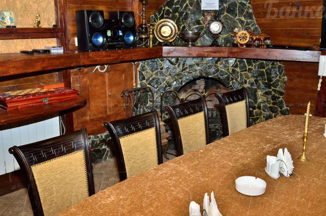 Основной зал — Кафе Bon Voyage