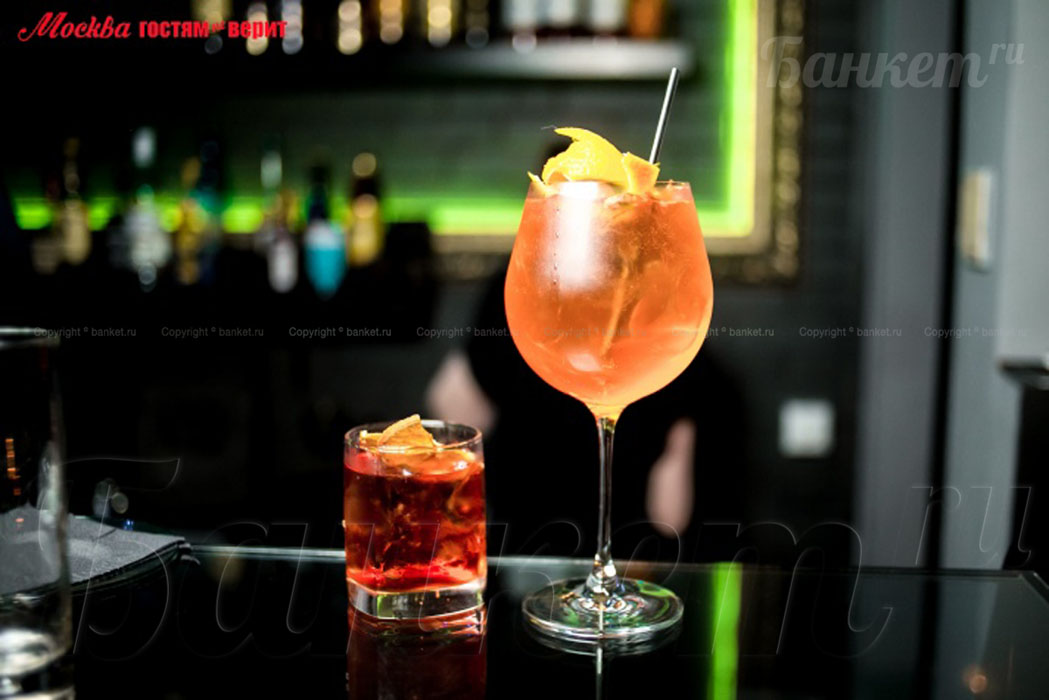 Основной зал — Интеллектуальное кафе Москва Гостям не Верит