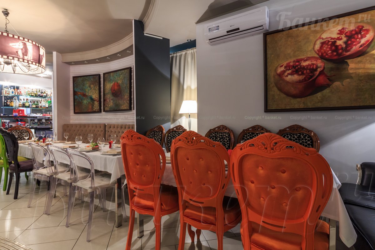 Основной зал — Charisma cafe / Харизма кафе