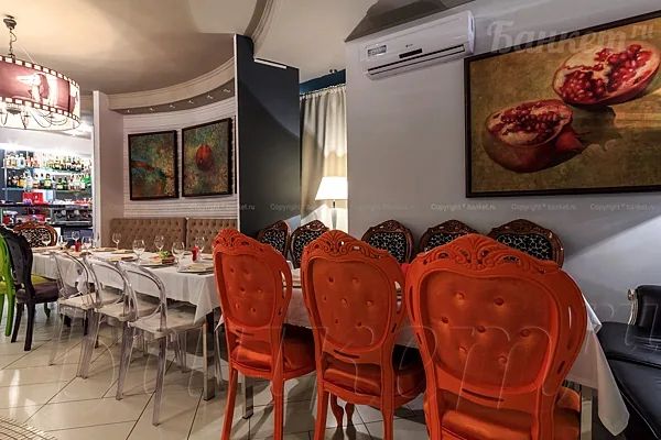 Charisma cafe / Харизма кафе, Основной зал — фото