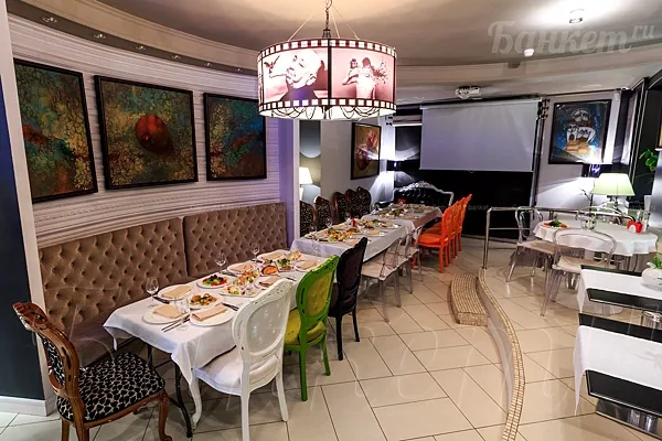 Charisma cafe / Харизма кафе, Основной зал — фото