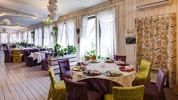 Оранжерея — Дом 8А, Москва