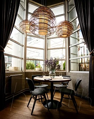 Ресторан Food Embassy, Зал 1 этажа — фото