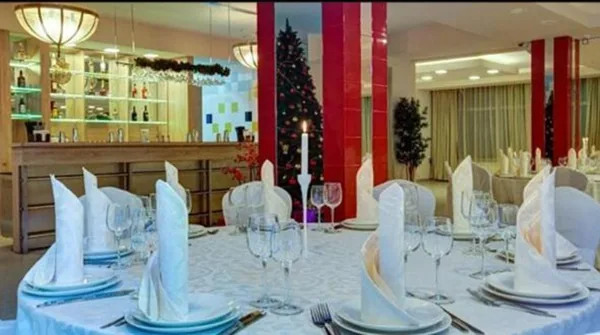 Основной зал — интерьер зала