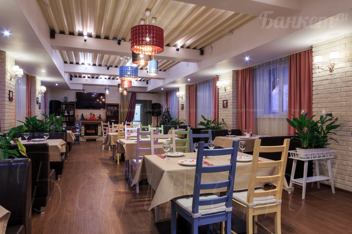 Основной зал (1-й этаж) — Семейное кафе 7-Я