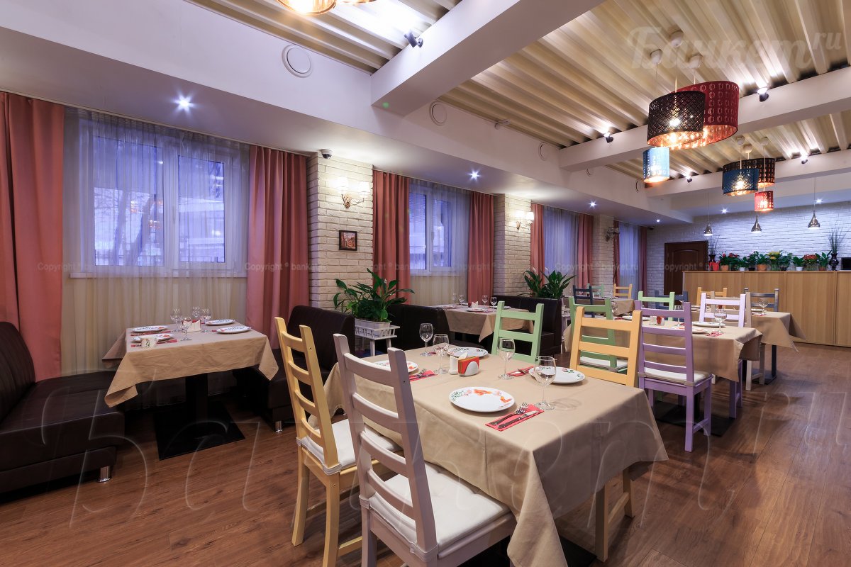 Основной зал (1-й этаж) — Семейное кафе 7-Я