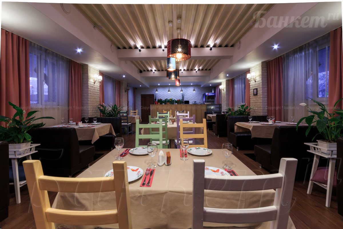 Основной зал (1-й этаж) — Семейное кафе 7-Я