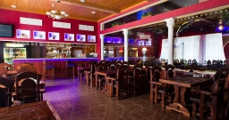 Зона за стеклом Максимус Зона за стеклом Максимус — интерьер зала