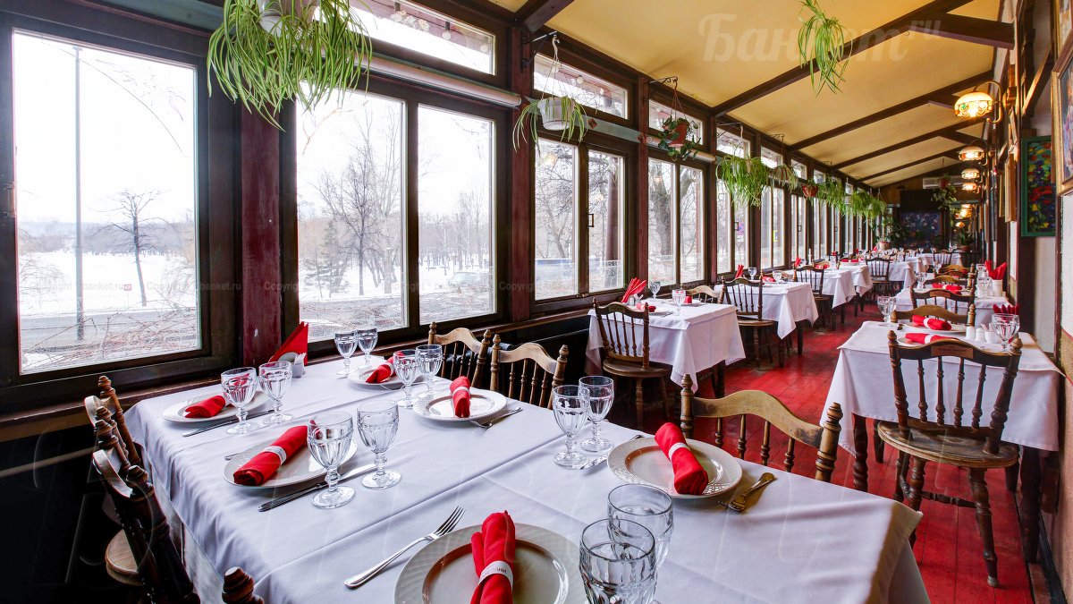 Основной зал  с сценой — фото 8