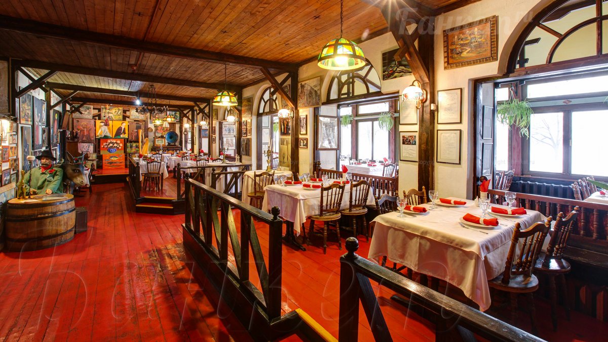 Основной зал  с сценой — фото 11