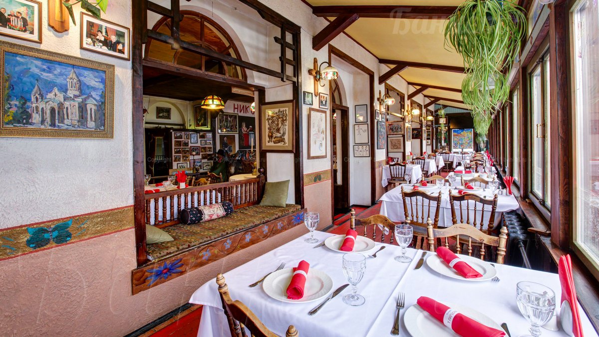 Основной зал  с сценой — фото 12