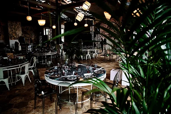 LOFT HALL, ANDY HALL&CINDY — фото