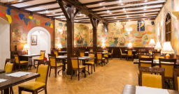 Пестрый зал — подробнее о зале