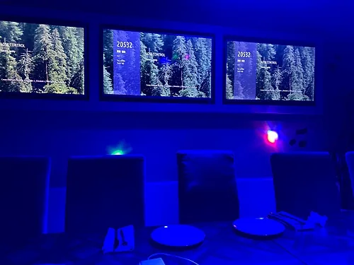 Зал — Угольки Restobar