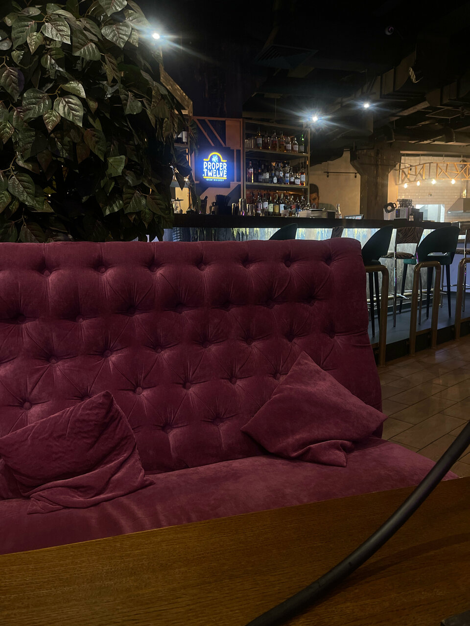 Зал — Угольки Restobar