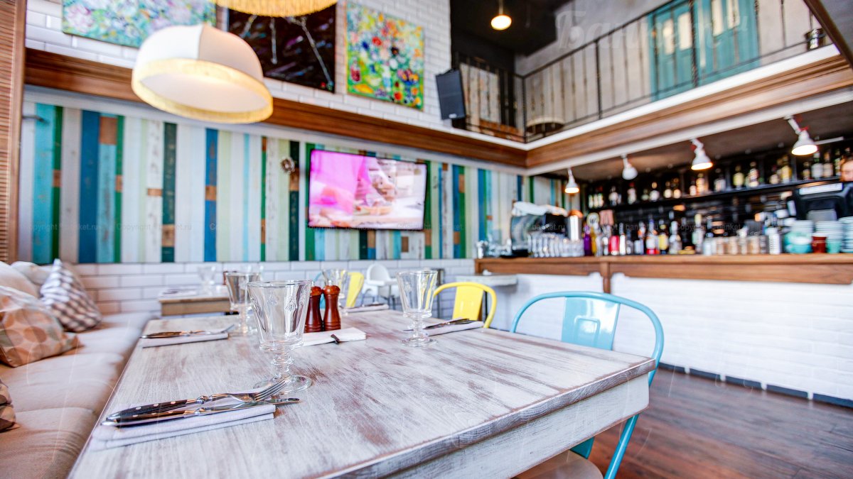 Барный зал — Родные люди