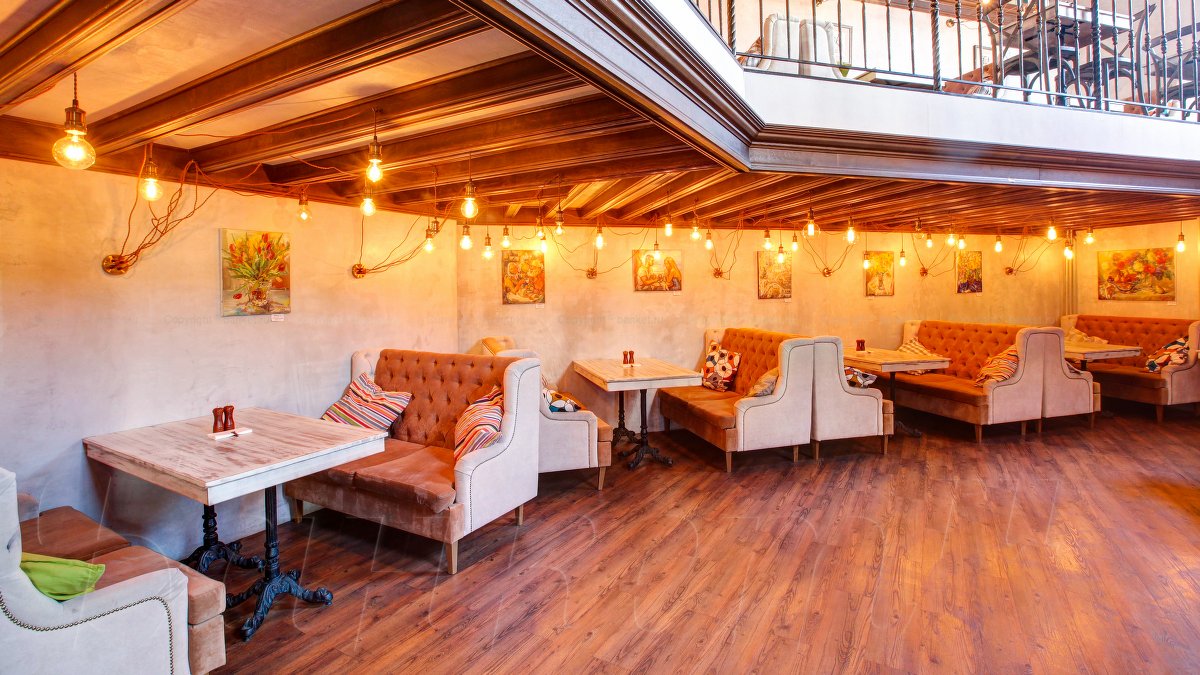 Основной зал — Родные люди