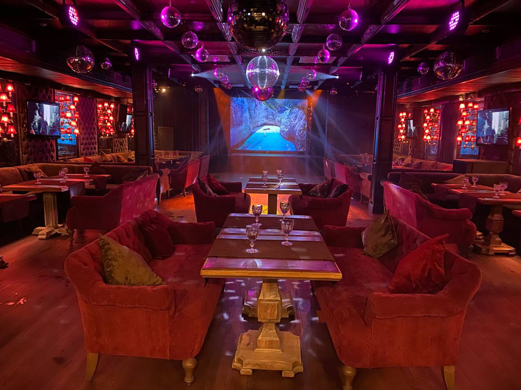 Караоке-бар — Ресторан, караоке-бар Понтон