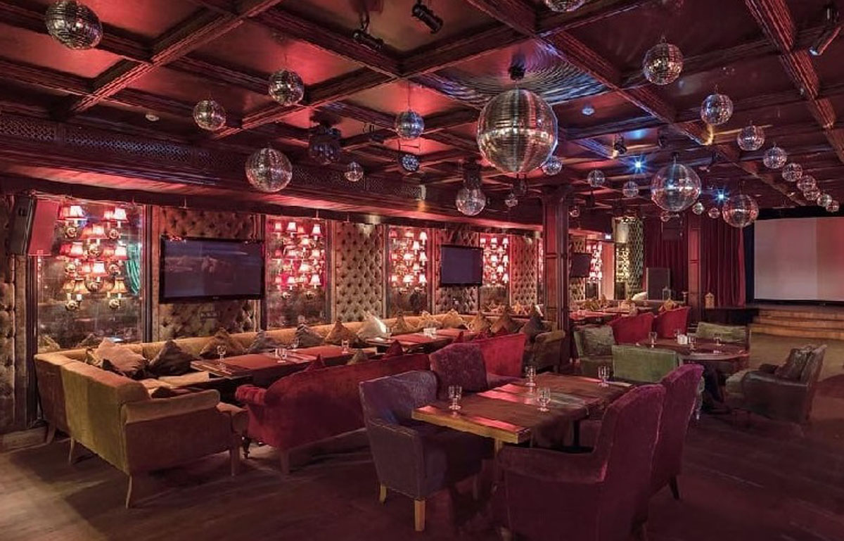 Караоке-бар — Ресторан, караоке-бар Понтон