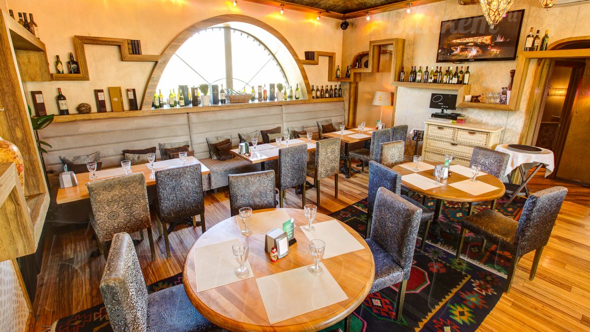 2-й этаж  — Ресторан & бар Мята