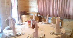 Зимний домик — интерьер зала