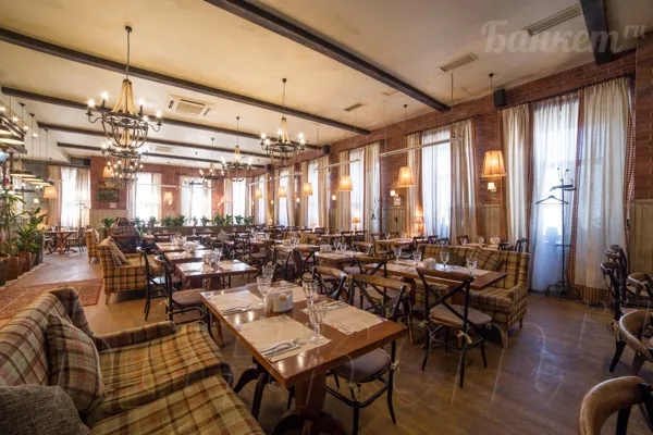 Первый этаж — подробнее о зале