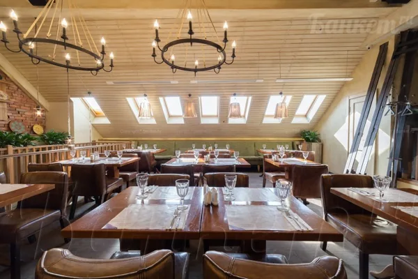 Второй этаж — подробнее о зале