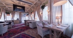 Большая веранда — интерьер зала