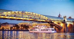 Основная палуба — интерьер зала